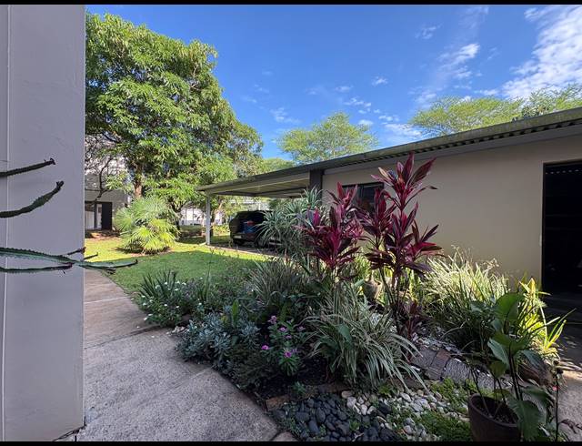 3 BEDROOM APARTMENT FOR SALE IN PALM LAKES ESTATE